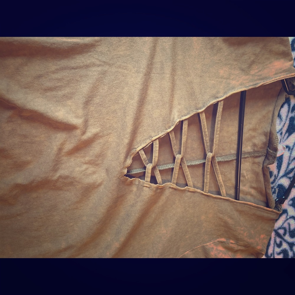 Washed out cross front top